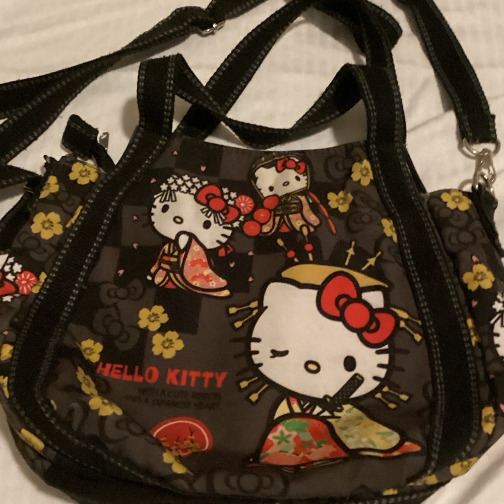 Hello Kitty Floral Black Handbag - Picture 2 of 12